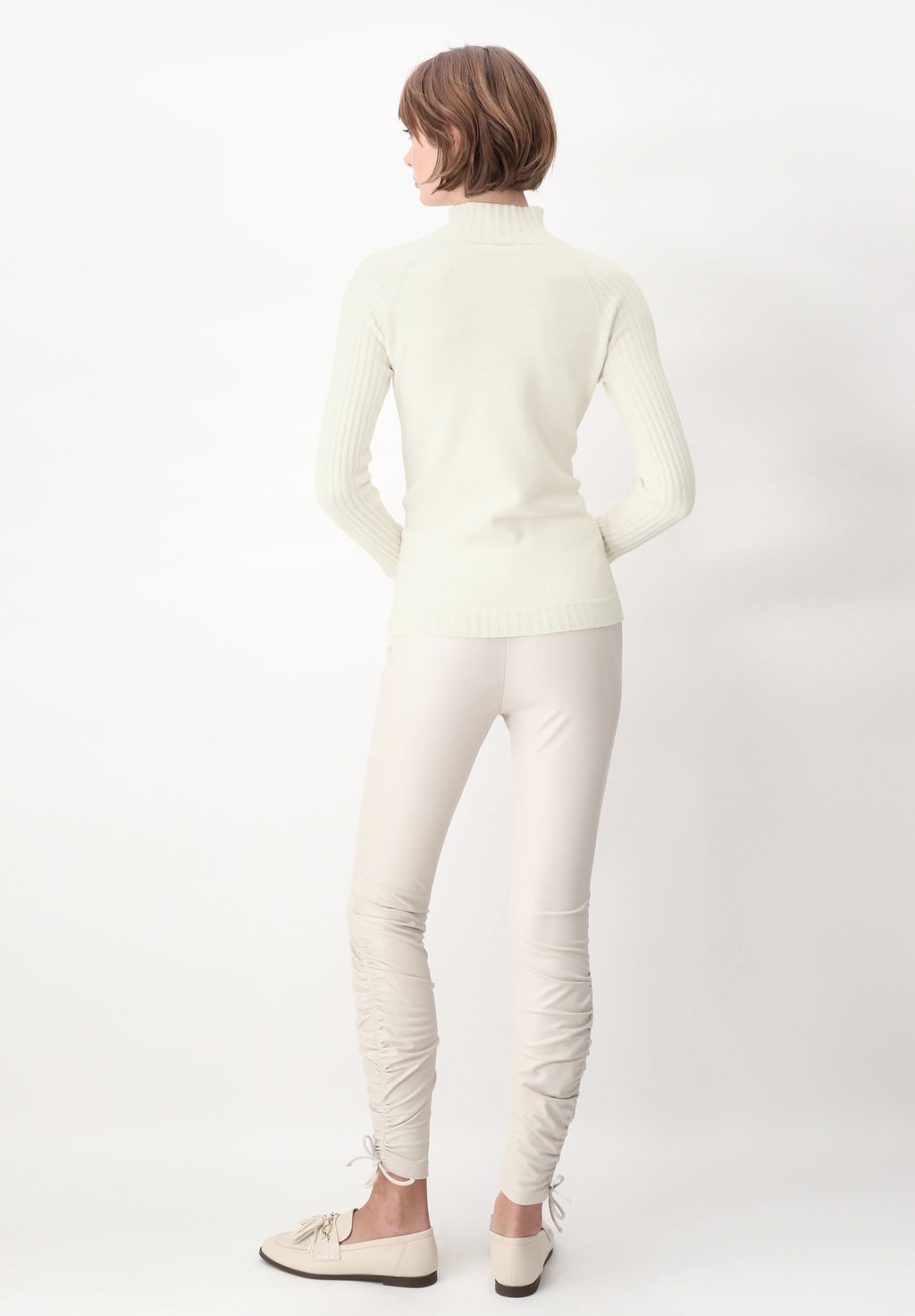 Skinny-Leggings aus Öko-Leder mit Thermoeffekt und Raffung